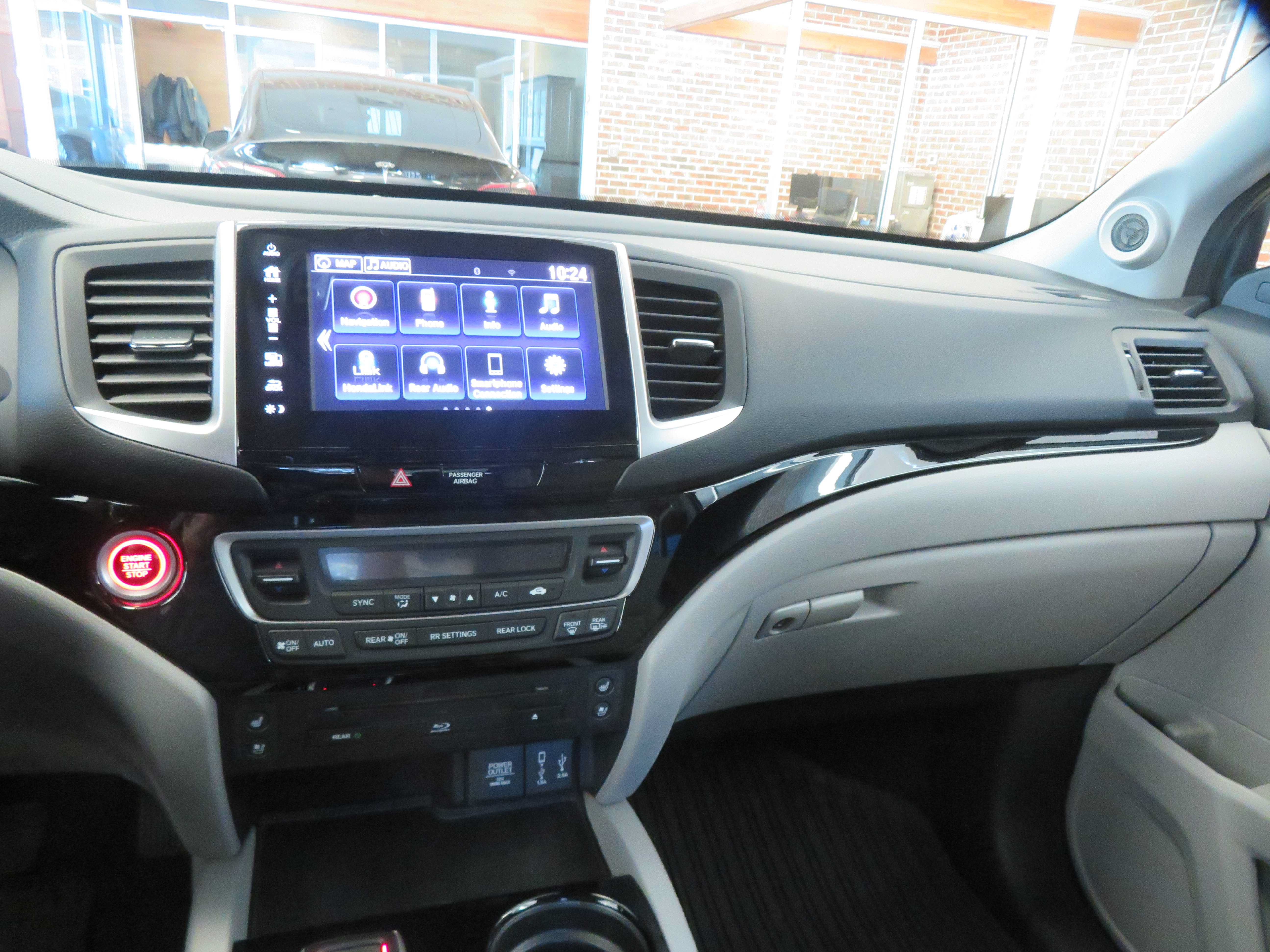 Used 2017 Honda Pilot Elite image 44
