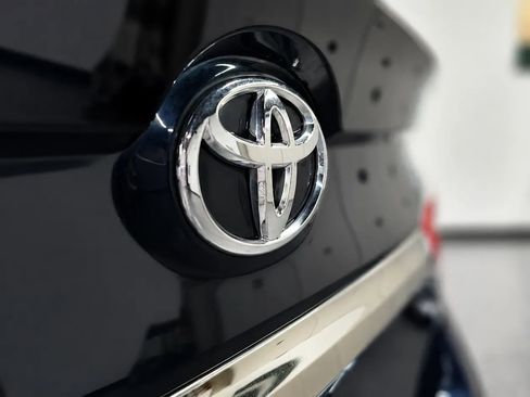 Used 2017 Toyota Camry SE FWD image 39