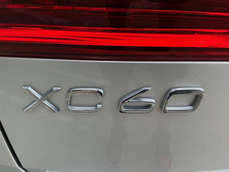 Used 2018 Volvo XC60 T8 Inscription w/ Advanced Package AWD/4WD image 21