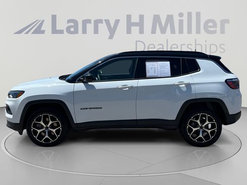 Certified 2025 Jeep Compass Limited AWD/4WD image 2