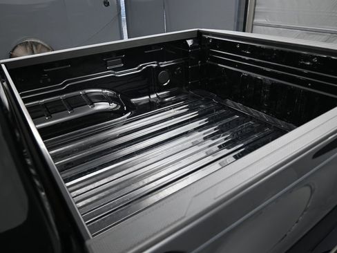 Used 2024 Nissan Frontier PRO-4X w/ Off-Road Protection Package image 19