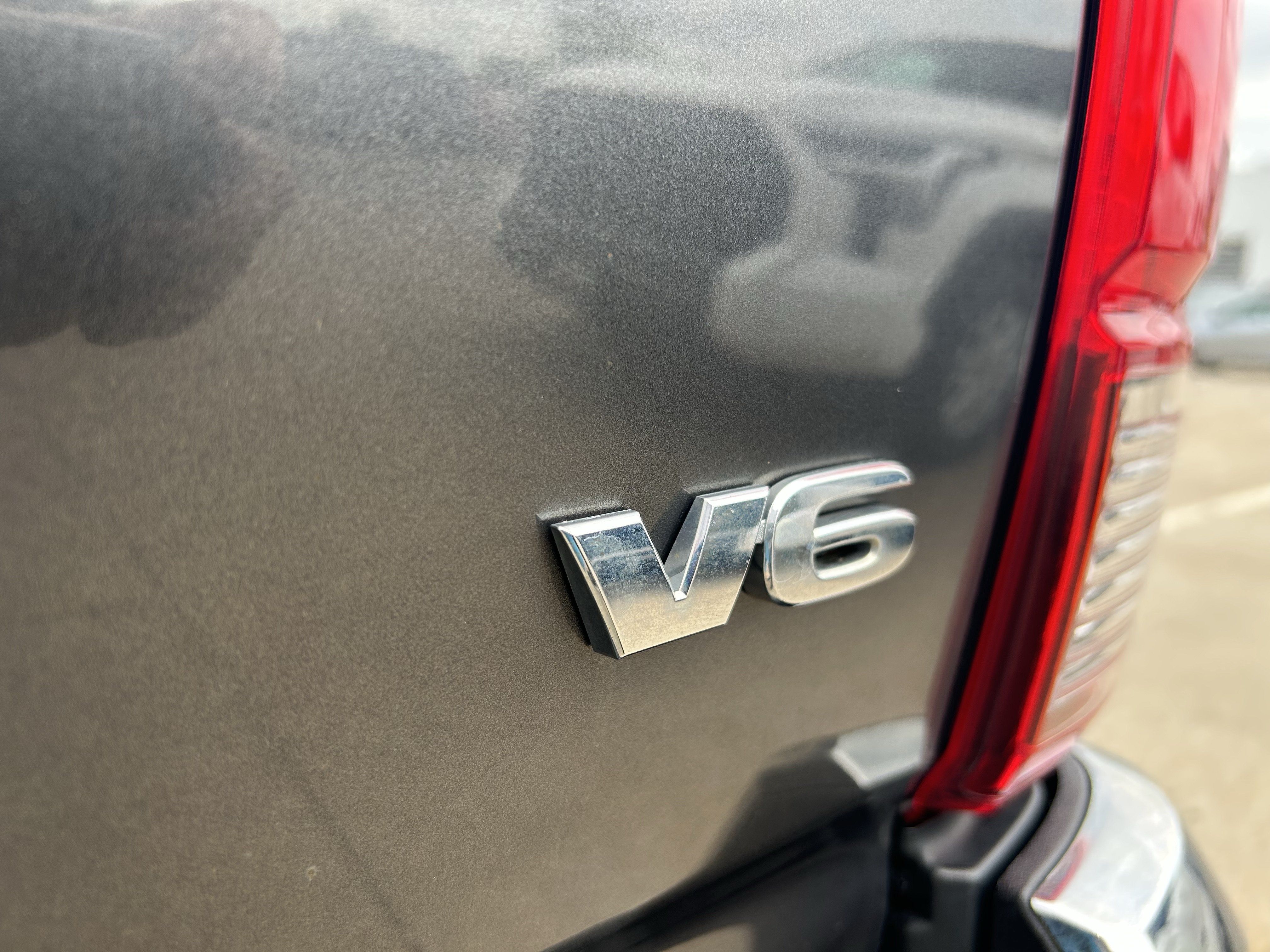 Certified 2018 Toyota Tacoma TRD Off-Road AWD/4WD image 9