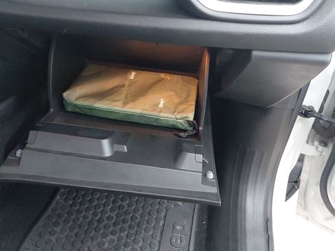 Used 2020 Jeep Renegade Latitude w/ Cold Weather Group AWD/4WD image 12