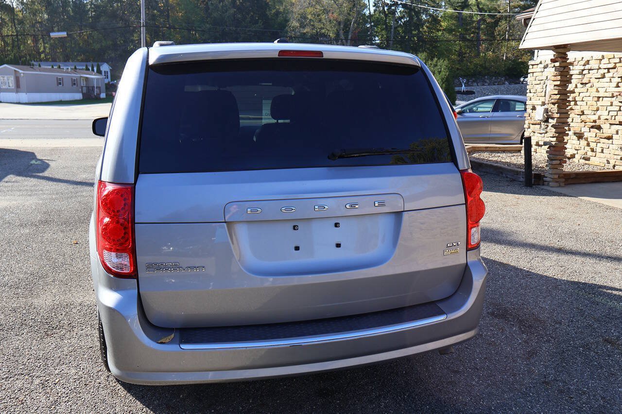 Used 2017 Dodge Grand Caravan SXT FWD image 6