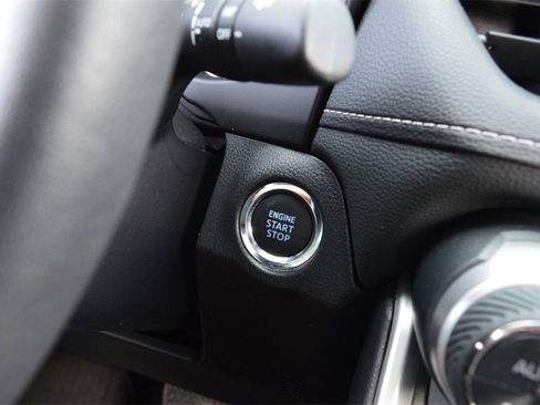 Used 2022 Toyota RAV4 XLE Premium image 22