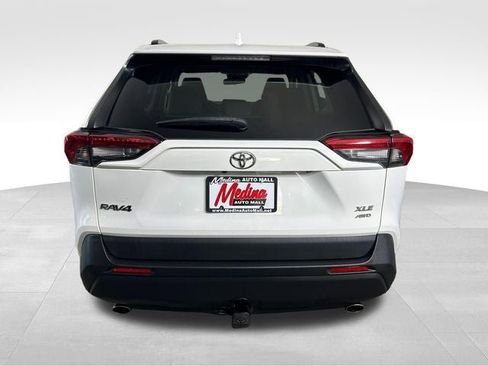 Used 2019 Toyota RAV4 XLE Premium w/ Cold Weather Package AWD/4WD image 6