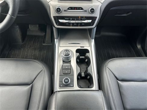 Used 2023 Ford Explorer XLT w/ Equipment Group 202A image 19