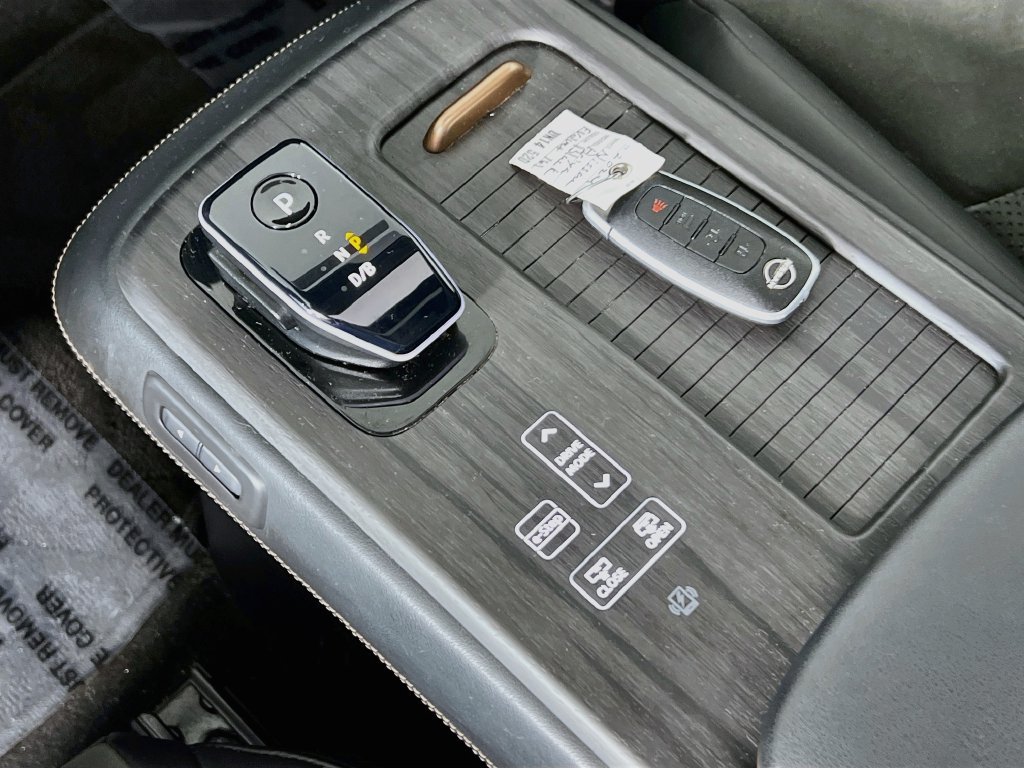 Used 2024 Nissan Ariya AWD image 15