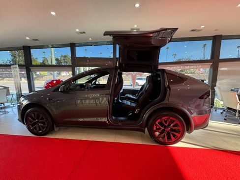 Used 2023 Tesla Model X AWD/4WD image 9