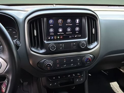 Used 2022 Chevrolet Colorado Z71 AWD/4WD image 26