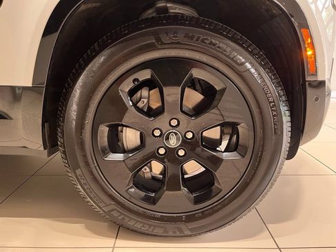 Used 2022 Land Rover Defender 110 X-Dynamic SE AWD/4WD image 21