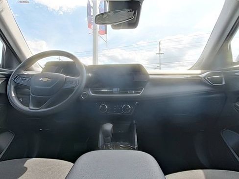 Used 2025 Chevrolet TrailBlazer LT FWD image 23