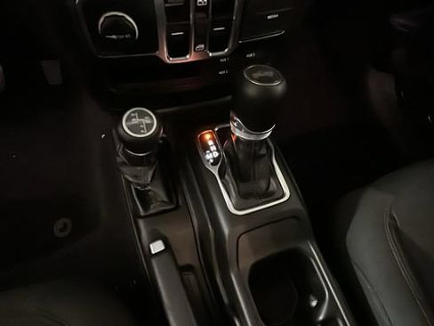 Used 2023 Jeep Wrangler Unlimited w/ Cold Weather Group AWD/4WD image 20