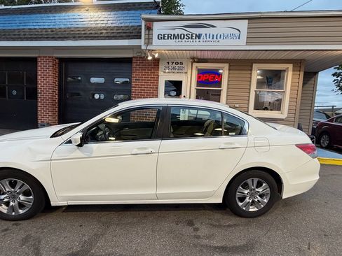 Used 2012 Honda Accord SE image 2