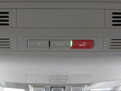 New 2026 Volkswagen Taos SE image 22