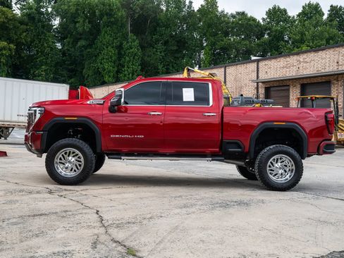 Used 2024 GMC Sierra 3500 Denali AWD/4WD image 4
