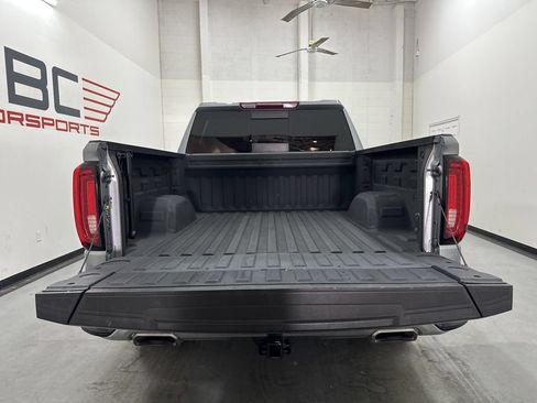 Used 2023 GMC Sierra 1500 SLT AWD/4WD image 14