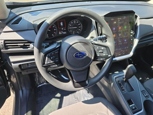 Used 2025 Subaru Crosstrek 2.5i Premium AWD/4WD image 2