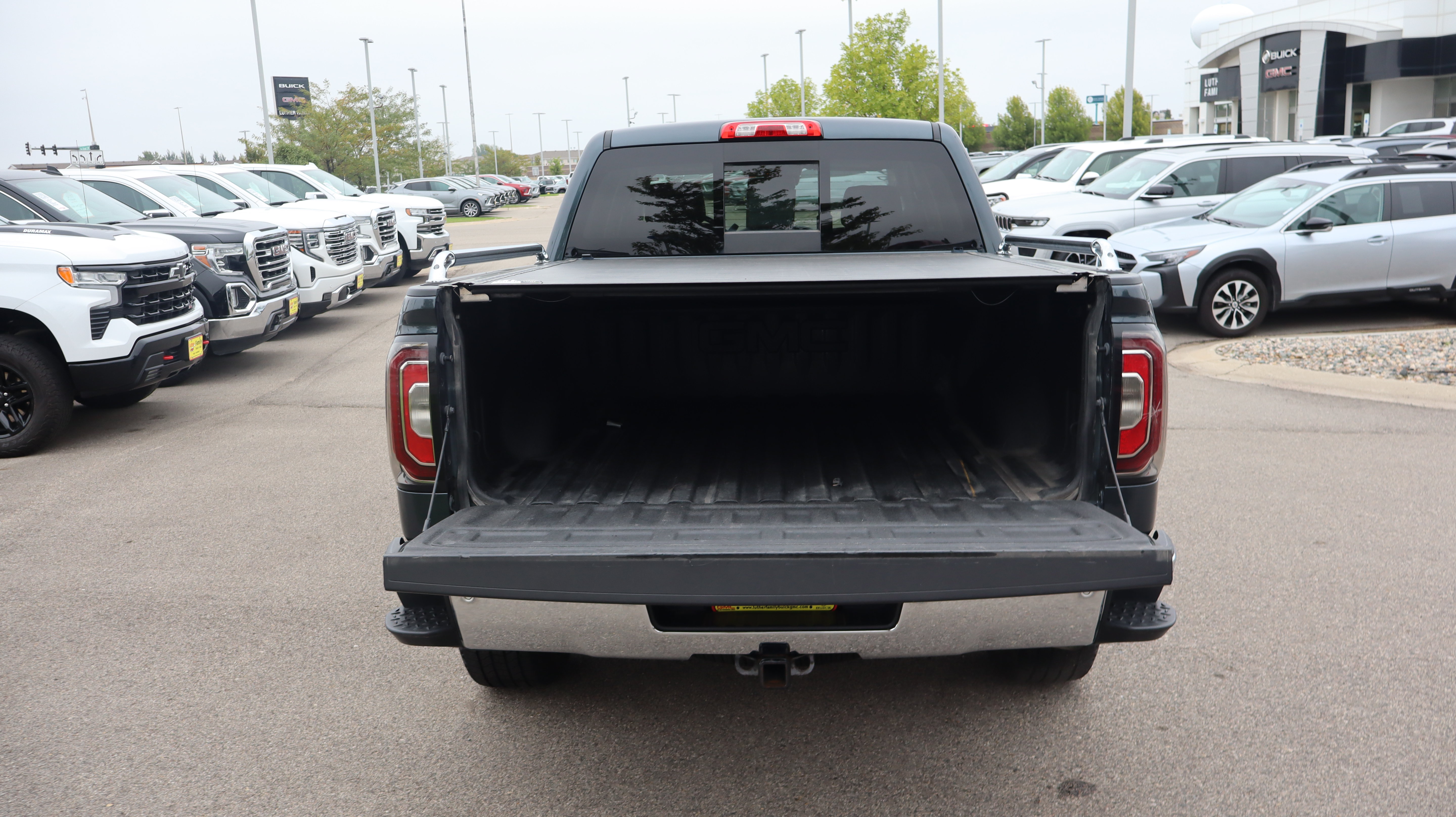Used 2018 GMC Sierra 1500 SLT AWD/4WD image 13