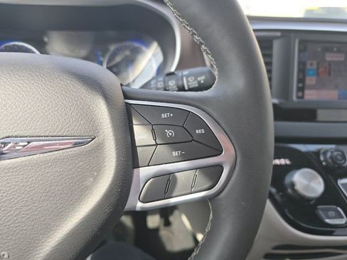 Used 2024 Chrysler Voyager LX FWD image 18