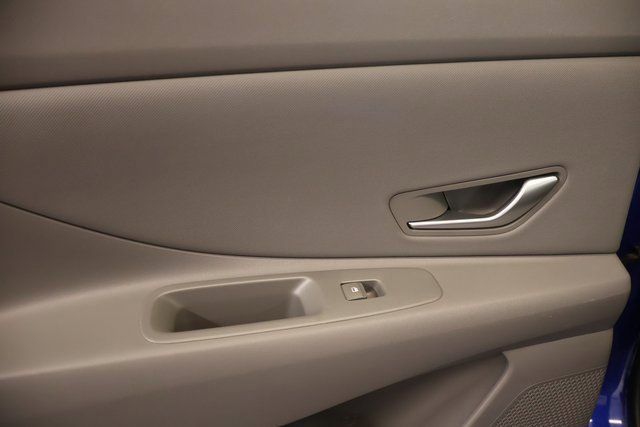 Used 2025 Hyundai Elantra SEL FWD image 30