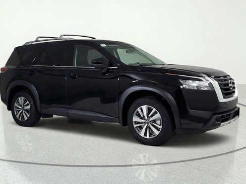 Used 2025 Nissan Pathfinder SL FWD image 8