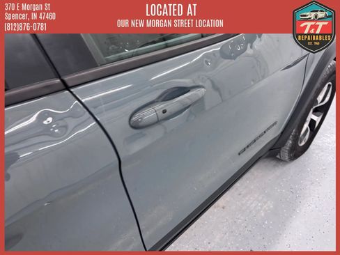 Used 2014 Jeep Cherokee Trailhawk w/ Comfort/Convenience Group AWD/4WD image 23
