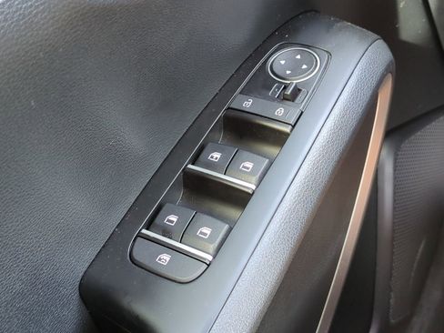 Used 2025 Kia Soul LX w/ LX Technology Package FWD image 21