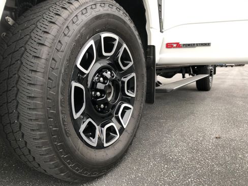 Used 2025 Ford F250 Platinum w/ Platinum Plus Package image 22