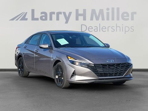 Used 2023 Hyundai Elantra SEL FWD image 5