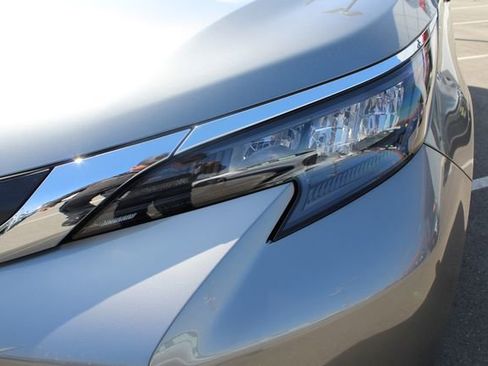 Certified 2026 Toyota Sienna XLE FWD image 3