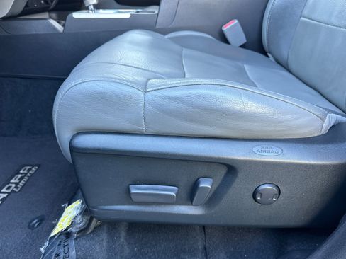 Used 2018 Toyota Tundra Limited w/ Limited Premium Package RWD image 14