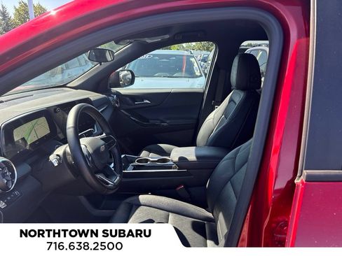 Used 2025 Chevrolet Equinox LT w/ Convenience Package II AWD/4WD image 7