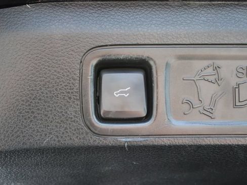 Used 2021 Ford Expedition XLT RWD image 9