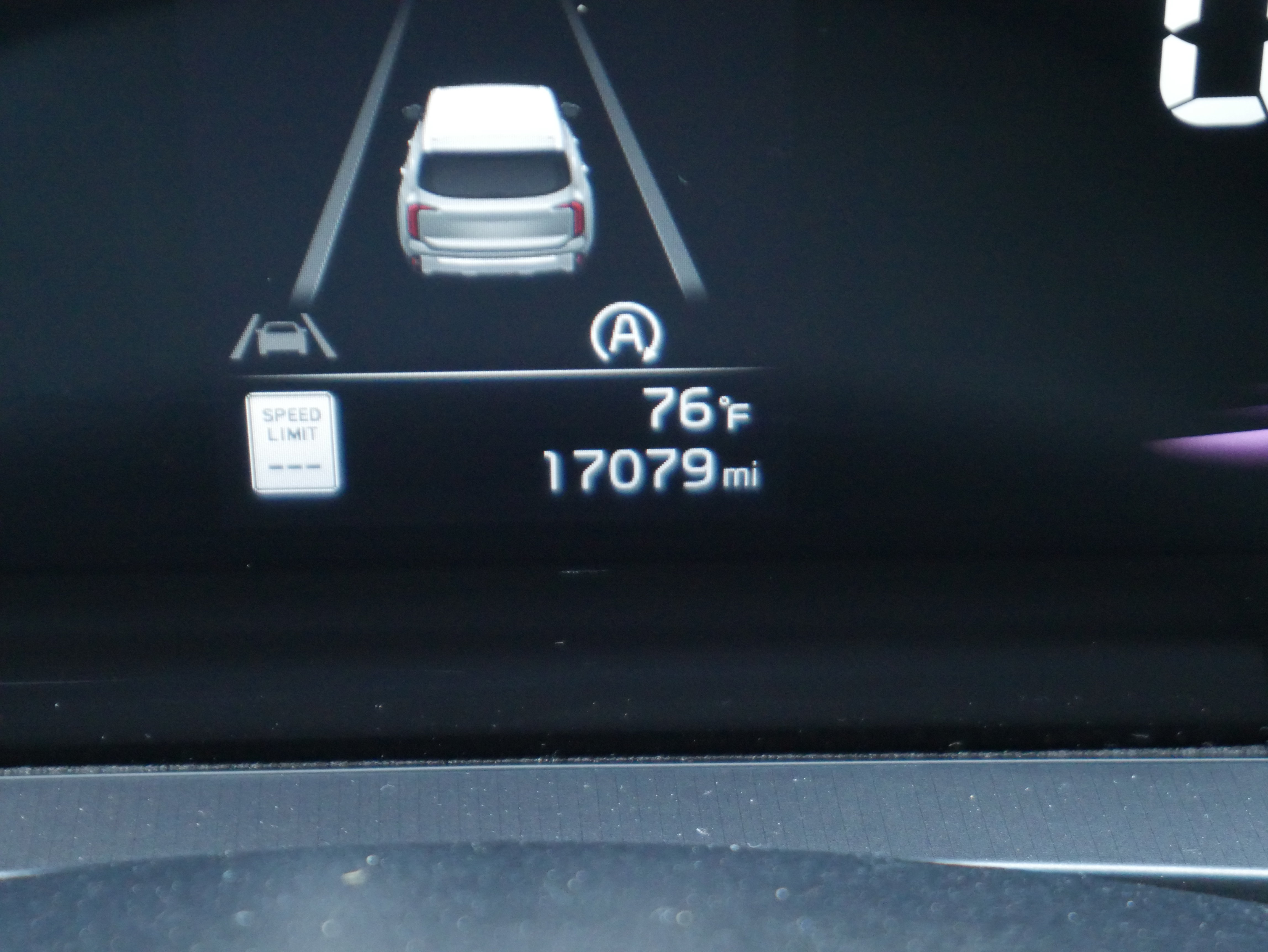 Certified 2025 Kia Telluride LX FWD image 34