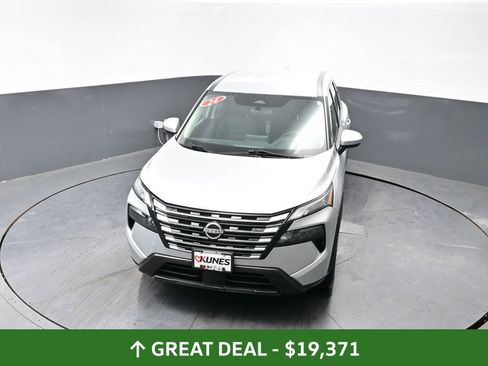 Used 2024 Nissan Rogue SV image 46