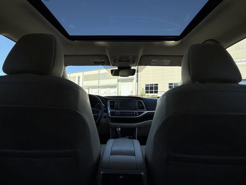 Used 2019 Toyota Highlander Limited image 34