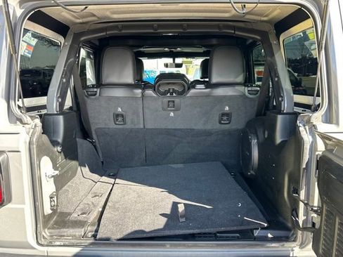 Used 2020 Jeep Wrangler Unlimited Sahara image 7