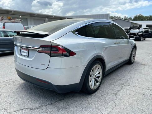 Used 2017 Tesla Model X 75D AWD/4WD image 7