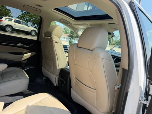 Used 2019 Buick Enclave Essence FWD image 47