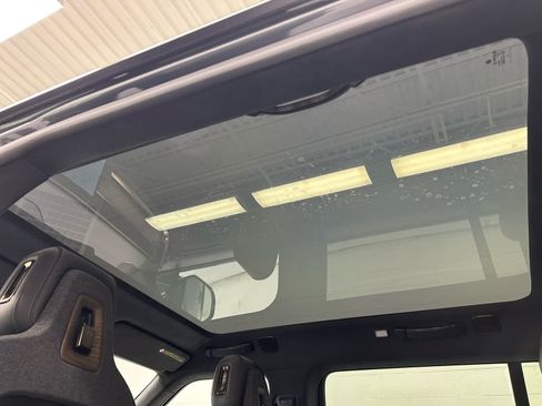 Used 2025 Rivian R1S Premium AWD/4WD image 38
