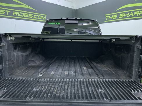 Used 2017 Nissan Titan Platinum Reserve image 29