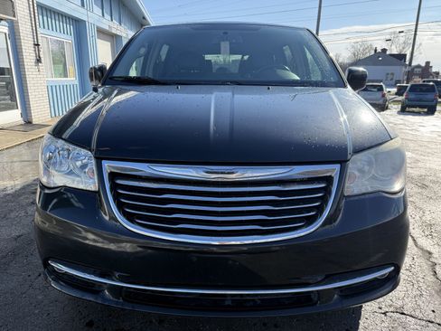 Used 2012 Chrysler Town & Country Touring w/ Entertainment Group #1 image 8