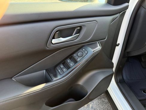 Certified 2026 Nissan Rogue SV FWD image 26