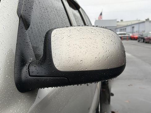 Used 2005 Chevrolet Tahoe Z71 w/ Preferred Equipment Group image 10