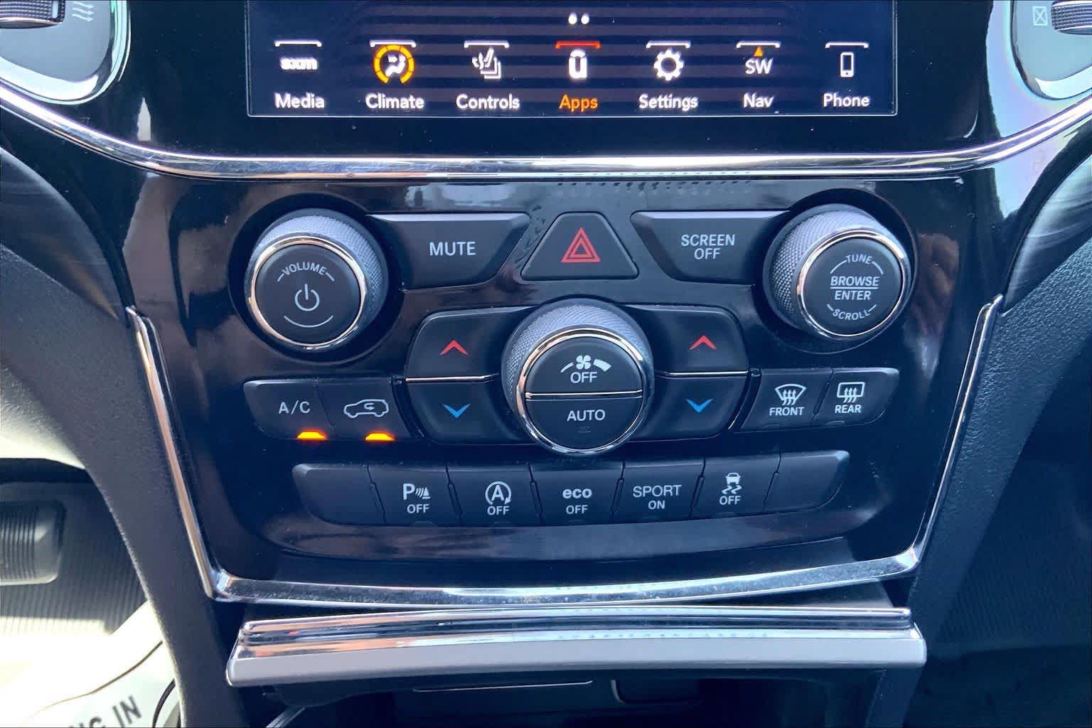 Certified 2022 Jeep Grand Cherokee Laredo X RWD image 30