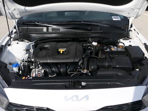 Used 2022 Kia Forte LXS image 29