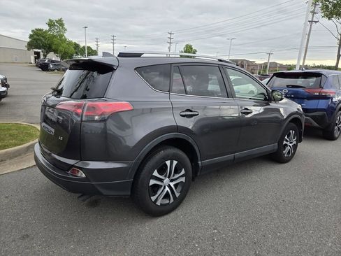 Used 2018 Toyota RAV4 LE image 4