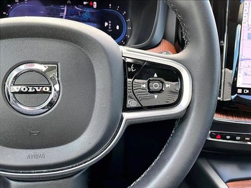 Used 2024 Volvo XC60 B5 Plus w/ Protection Package Premier image 21