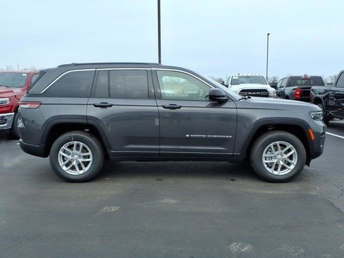 New 2026 Jeep Grand Cherokee Laredo AWD/4WD image 18